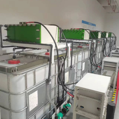 50 kW/200 kW/h Vanadium-REDOX-Flow-Batterie mit eigener Kerntechnologie zur Energiespeicherung